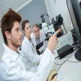 Ketonendrank getest in MRI-scanner met fiets